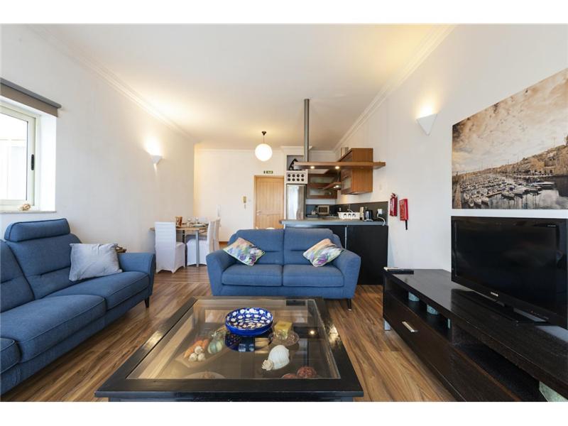 2 Bedroom Apartment-hosted By Sweetstay *